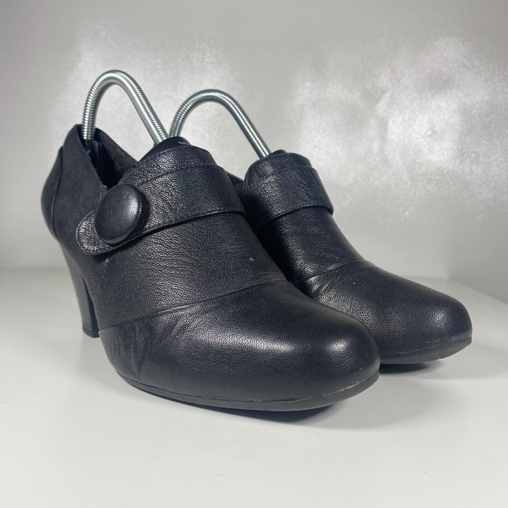 Clarks Women Shoes Bendable Heeled Booties Almond Toe Leather Black Sz 10